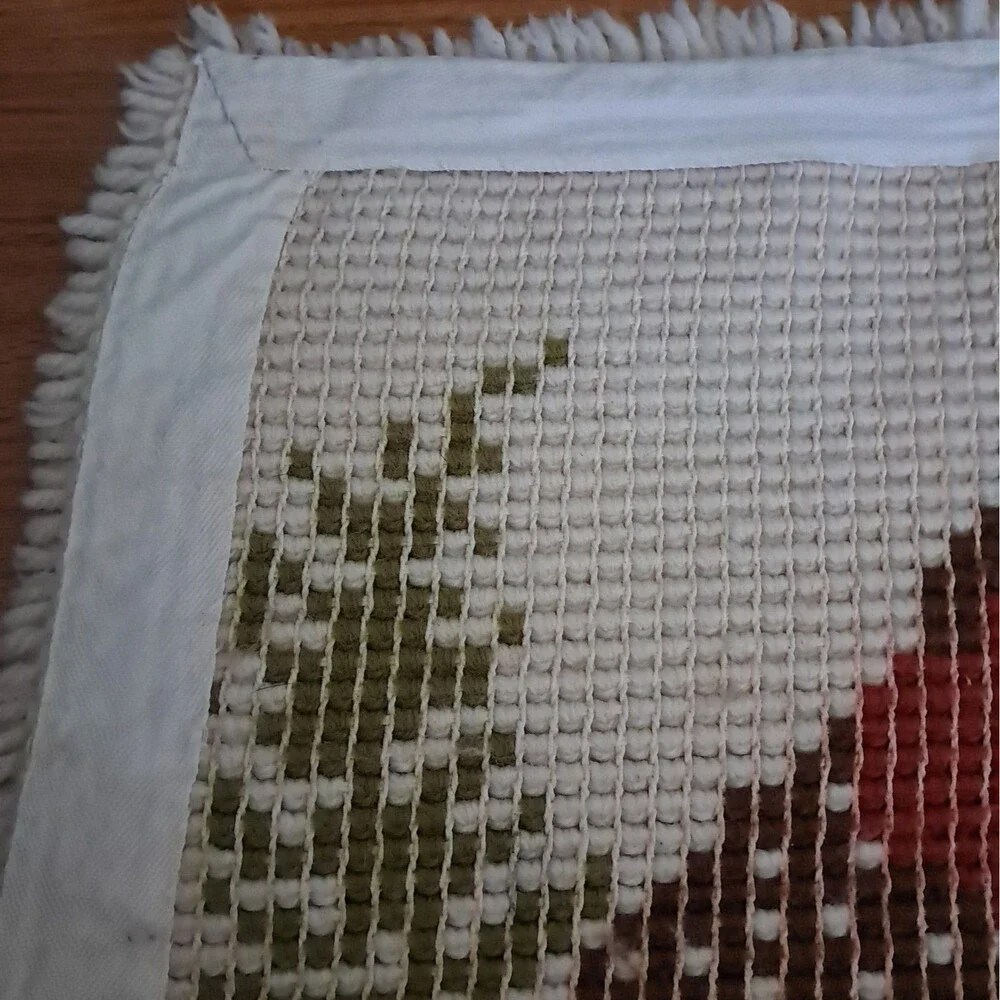 70s Mushroom Latch Hook Rug 19